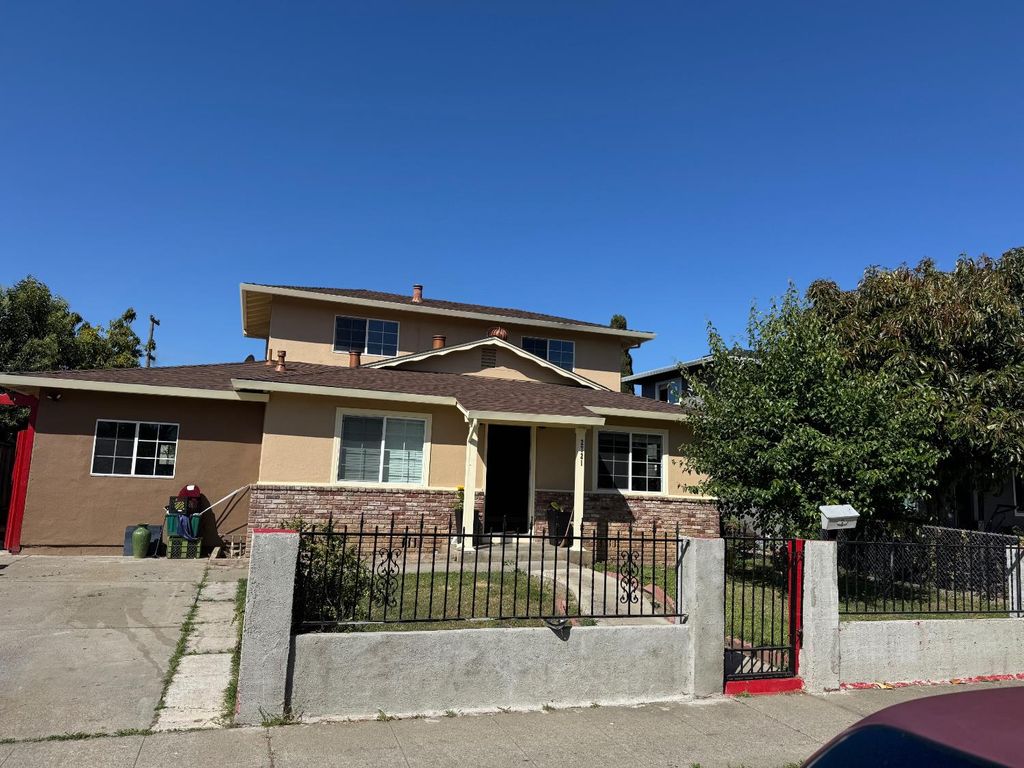 Image 3 of property listing at 2721 Aida Avenue, San Jose, CA 95122