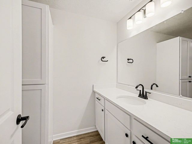 7162 N 79th Court, Omaha, NE 68122