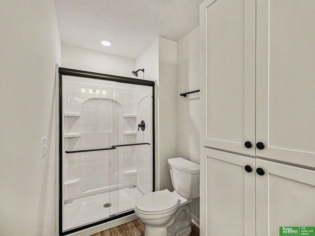 7162 N 79th Court, Omaha, NE 68122