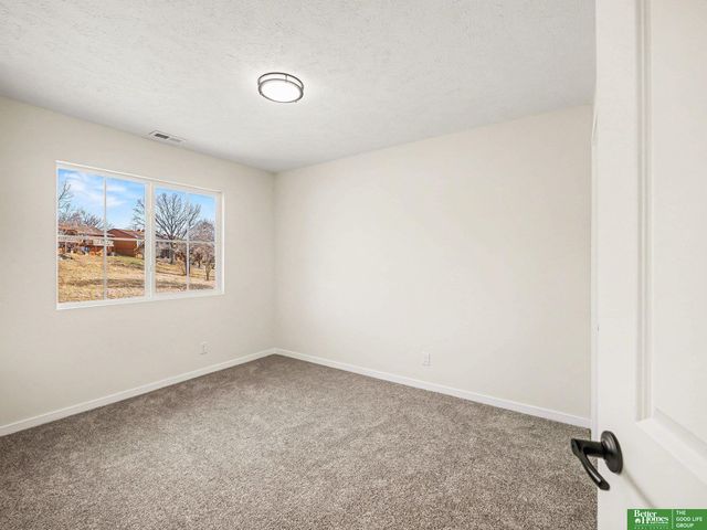 7162 N 79th Court, Omaha, NE 68122