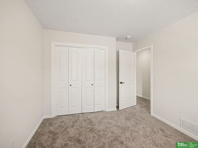 7162 N 79th Court, Omaha, NE 68122