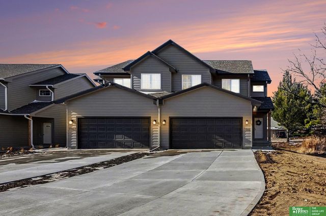 7162 N 79th Court, Omaha, NE 68122