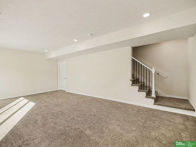 7162 N 79th Court, Omaha, NE 68122