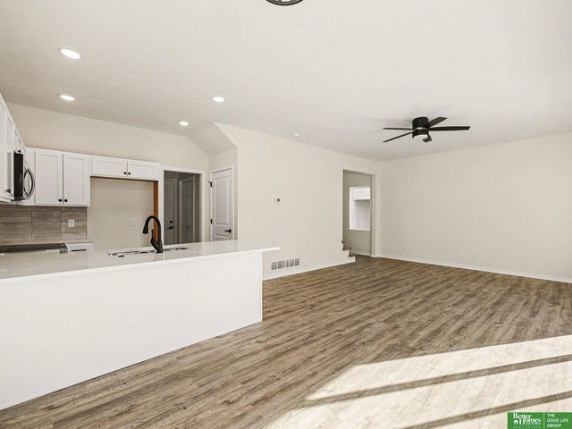 7162 N 79th Court, Omaha, NE 68122