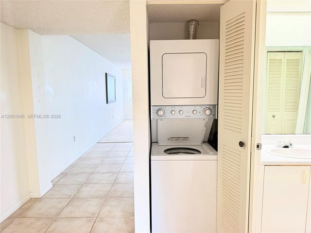 1201 SW 141st Avenue 302J, Pembroke Pines, FL 33027