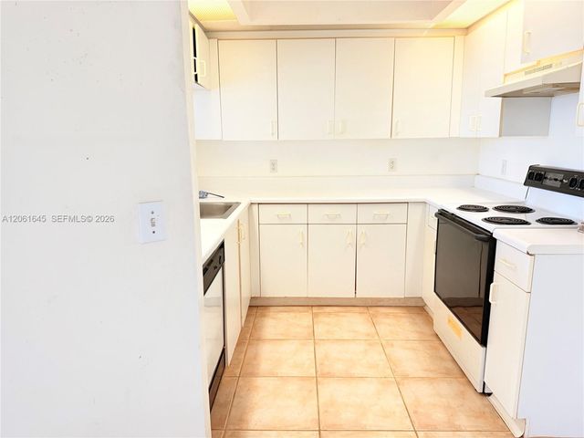 1201 SW 141st Avenue 302J, Pembroke Pines, FL 33027