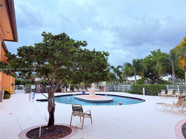 1201 SW 141st Avenue 302J, Pembroke Pines, FL 33027