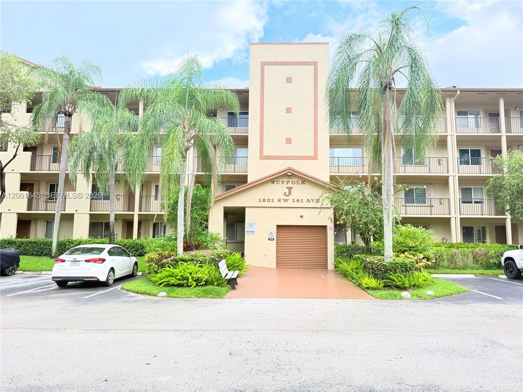 1201 SW 141st Avenue 302J, Pembroke Pines, FL 33027