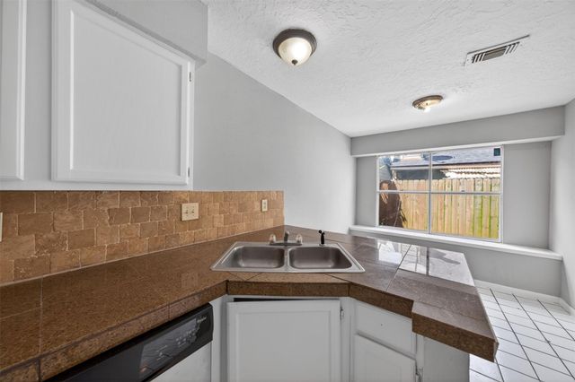 6426 Old Chatham Lane, Houston, TX 77035