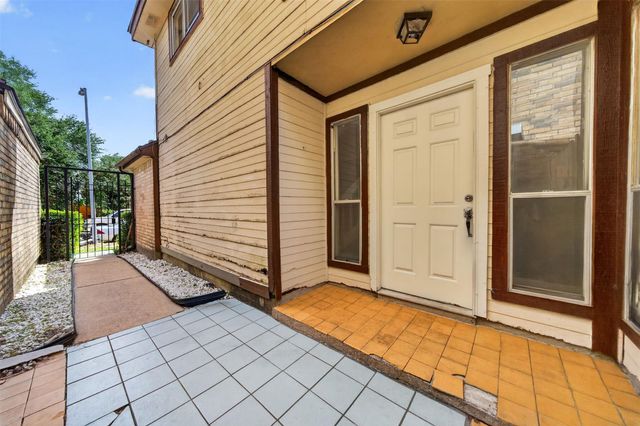 6426 Old Chatham Lane, Houston, TX 77035