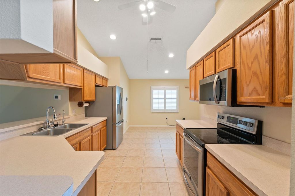 Image 9 of property listing at 283 QUANE AVENUE, Spring Hill, FL 34609