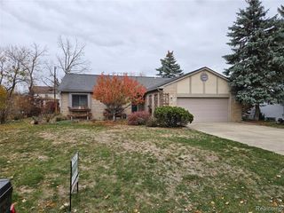83 Arthur Drive, Troy, MI 48083