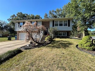 111 Magua Drive, Akron, OH 44319