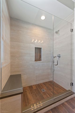 5033 W Winona Street, Chicago, IL 60630