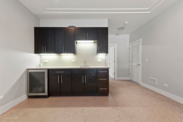 5033 W Winona Street, Chicago, IL 60630