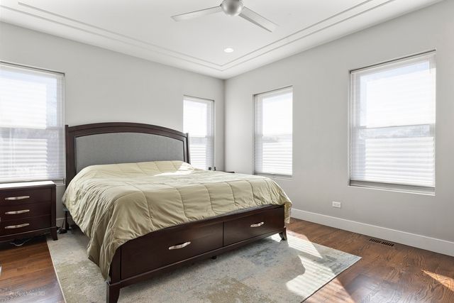 5033 W Winona Street, Chicago, IL 60630