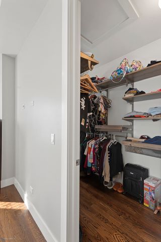 5033 W Winona Street, Chicago, IL 60630