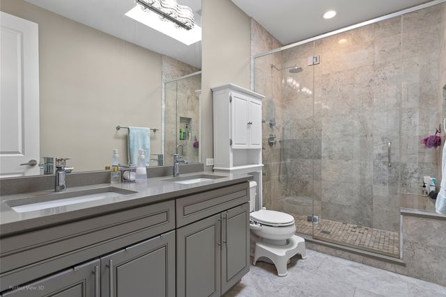 5033 W Winona Street, Chicago, IL 60630