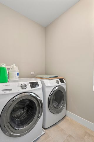 5033 W Winona Street, Chicago, IL 60630