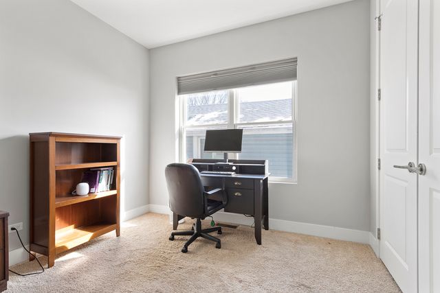 5033 W Winona Street, Chicago, IL 60630