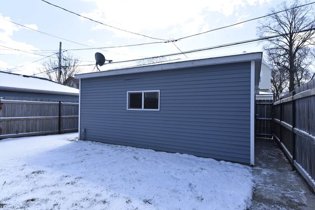 5033 W Winona Street, Chicago, IL 60630