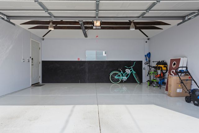 5033 W Winona Street, Chicago, IL 60630