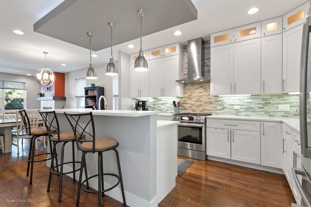 5033 W Winona Street, Chicago, IL 60630