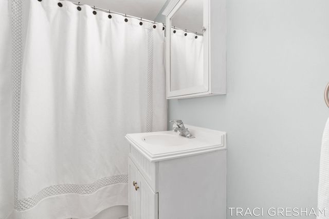 2865 Vandenberg Road, Muskegon, MI 49444