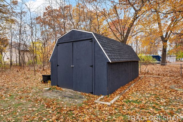 2865 Vandenberg Road, Muskegon, MI 49444