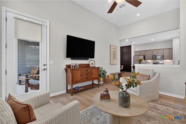 120 Stewart Drive 101, San Marcos, TX 78666