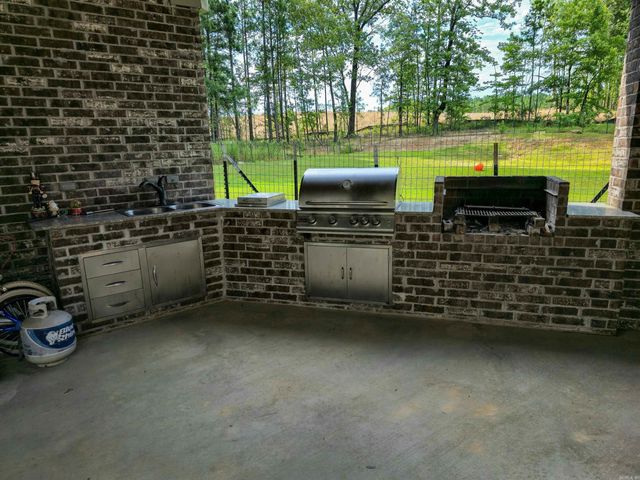 23 whispering Drive, Alexander, AR 72002