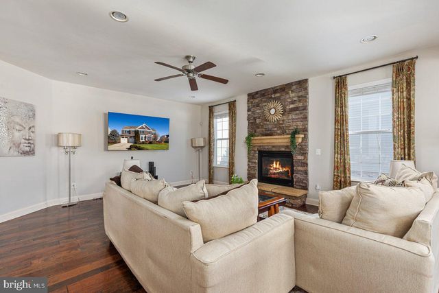 42134 AUTUMN RAIN CIR, Brambleton, VA 20148