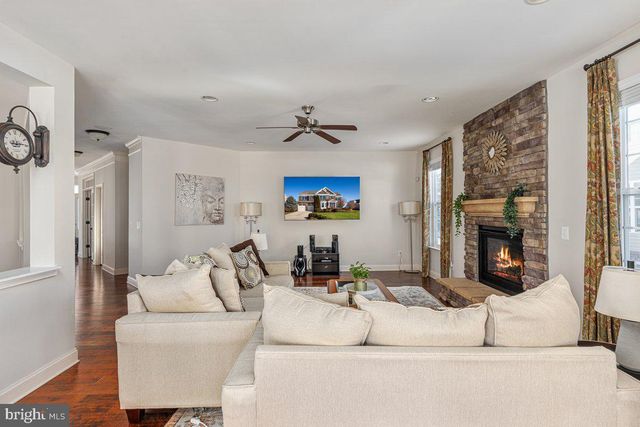 42134 AUTUMN RAIN CIR, Brambleton, VA 20148