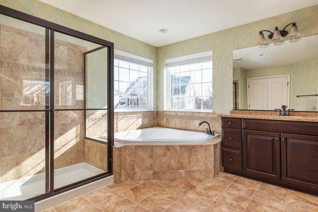 42134 AUTUMN RAIN CIR, Brambleton, VA 20148