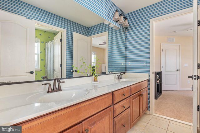 42134 AUTUMN RAIN CIR, Brambleton, VA 20148