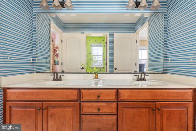 42134 AUTUMN RAIN CIR, Brambleton, VA 20148