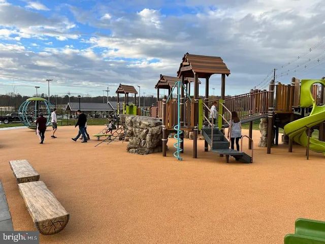 42134 AUTUMN RAIN CIR, Brambleton, VA 20148