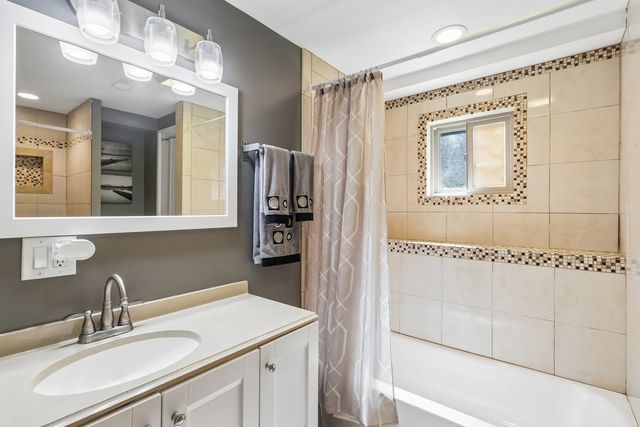 21W640 Maple Avenue, Medinah, IL 60157