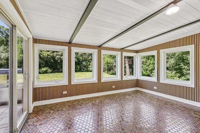 21W640 Maple Avenue, Medinah, IL 60157