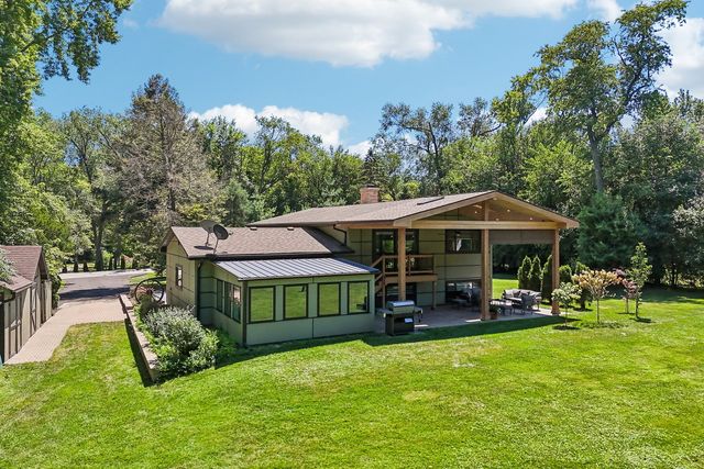 21W640 Maple Avenue, Medinah, IL 60157