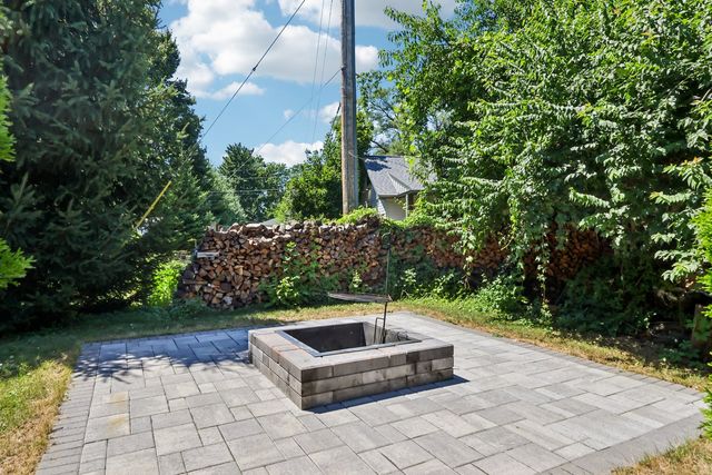 21W640 Maple Avenue, Medinah, IL 60157