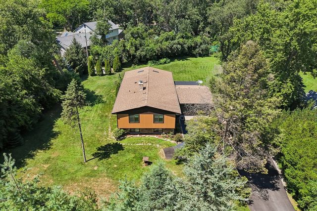21W640 Maple Avenue, Medinah, IL 60157