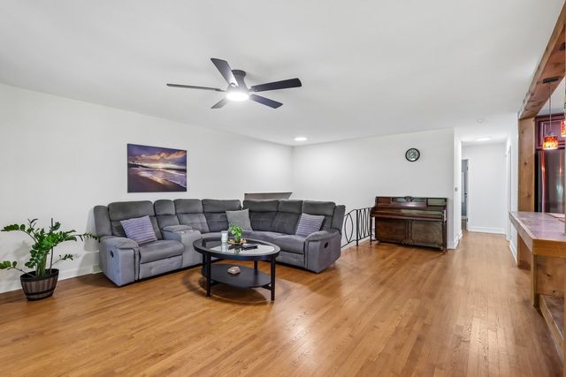 21W640 Maple Avenue, Medinah, IL 60157