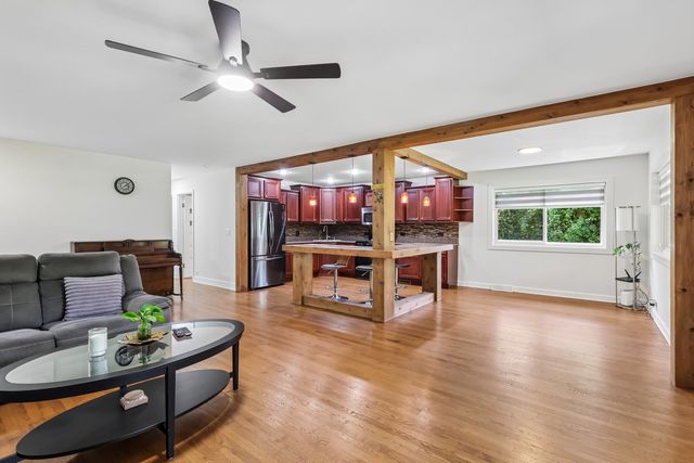 21W640 Maple Avenue, Medinah, IL 60157