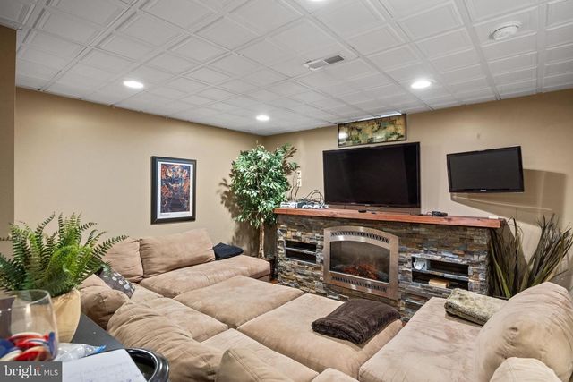 12 WILDERNESS DR, Medford, NJ 08055