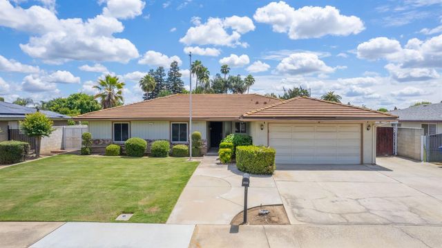2153 Jenni Avenue, Sanger, CA 93657