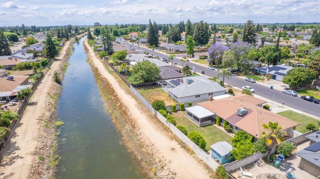 2153 Jenni Avenue, Sanger, CA 93657