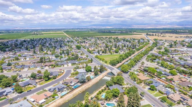 2153 Jenni Avenue, Sanger, CA 93657