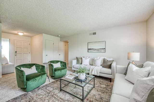 2153 Jenni Avenue, Sanger, CA 93657