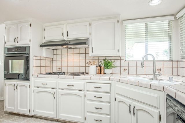 2153 Jenni Avenue, Sanger, CA 93657